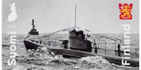 Puolustusvoimat 100 vuotta - Sukellusvene ja panssarilaiva  postimerkki kotimaa ikimerkki